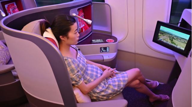 复兴号智能动车组商务座可以实现手机无线投屏一起来看看怎么用